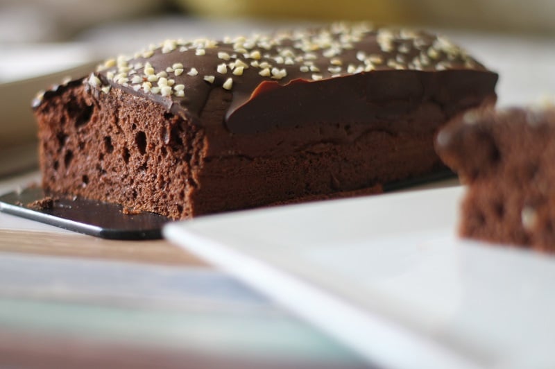 Bizcocho con cobertura de chocolate negro sin gluten